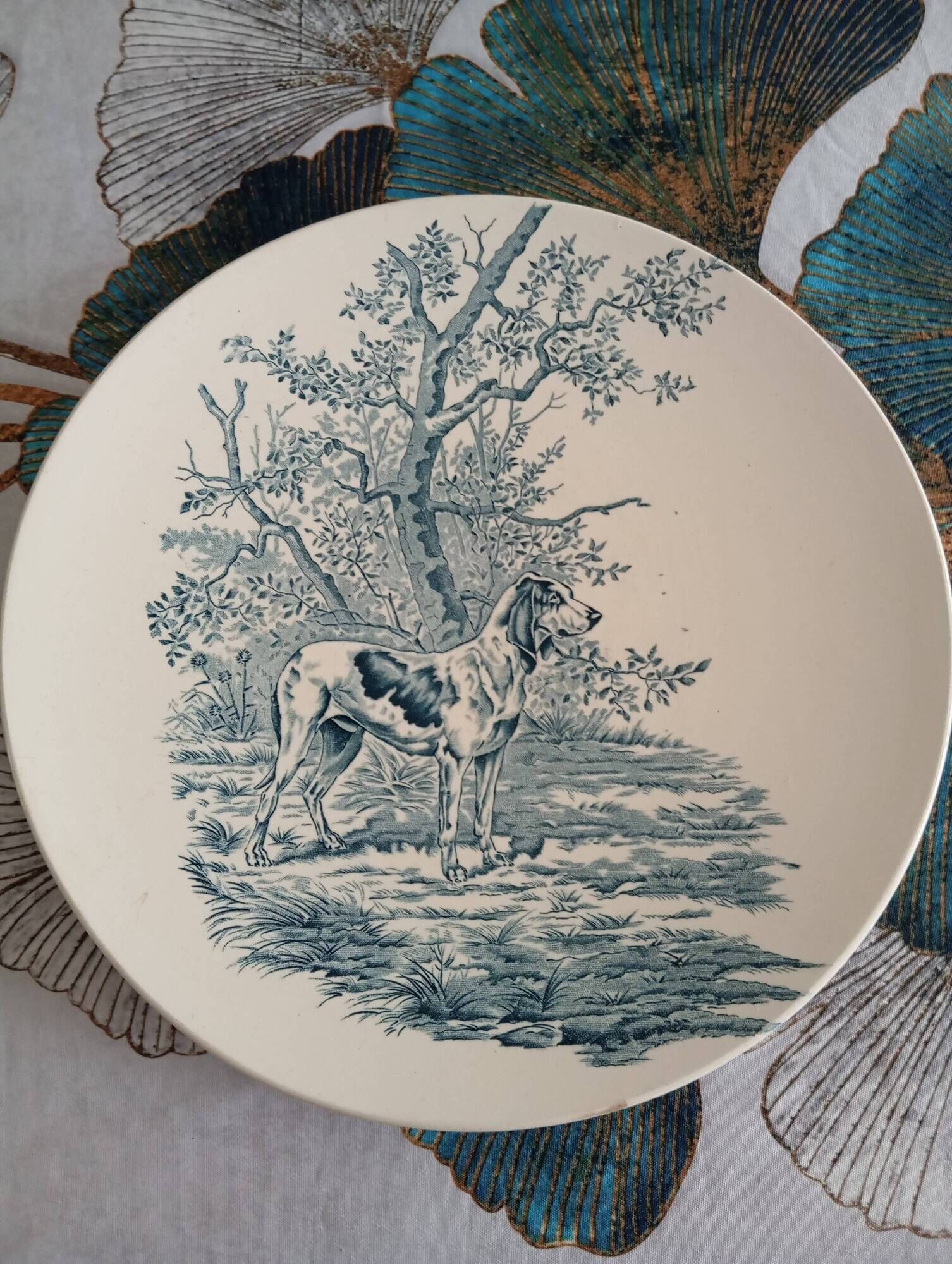 Longchamp hunting dog plate