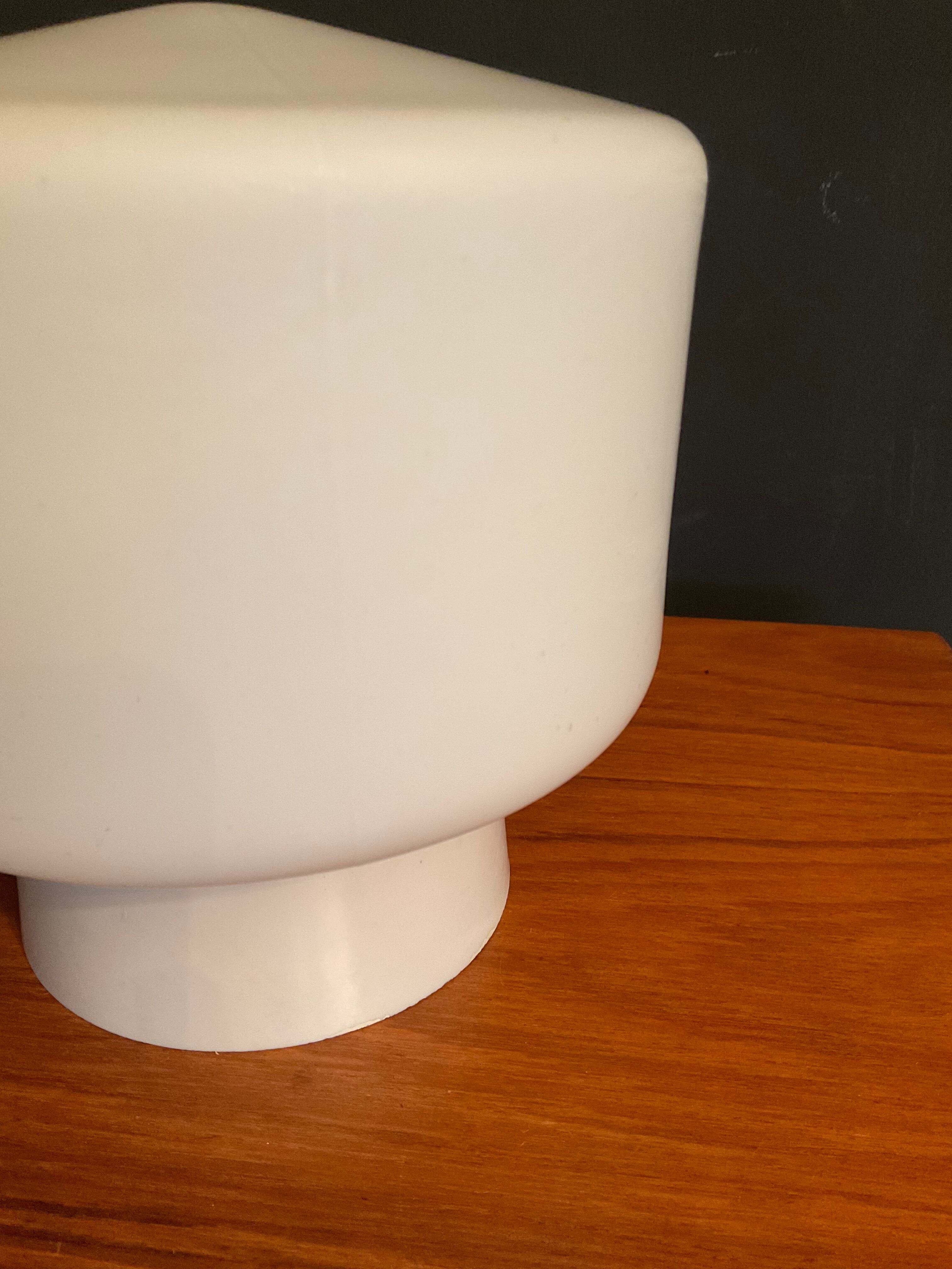 Mushroom lamp in opaline 60s