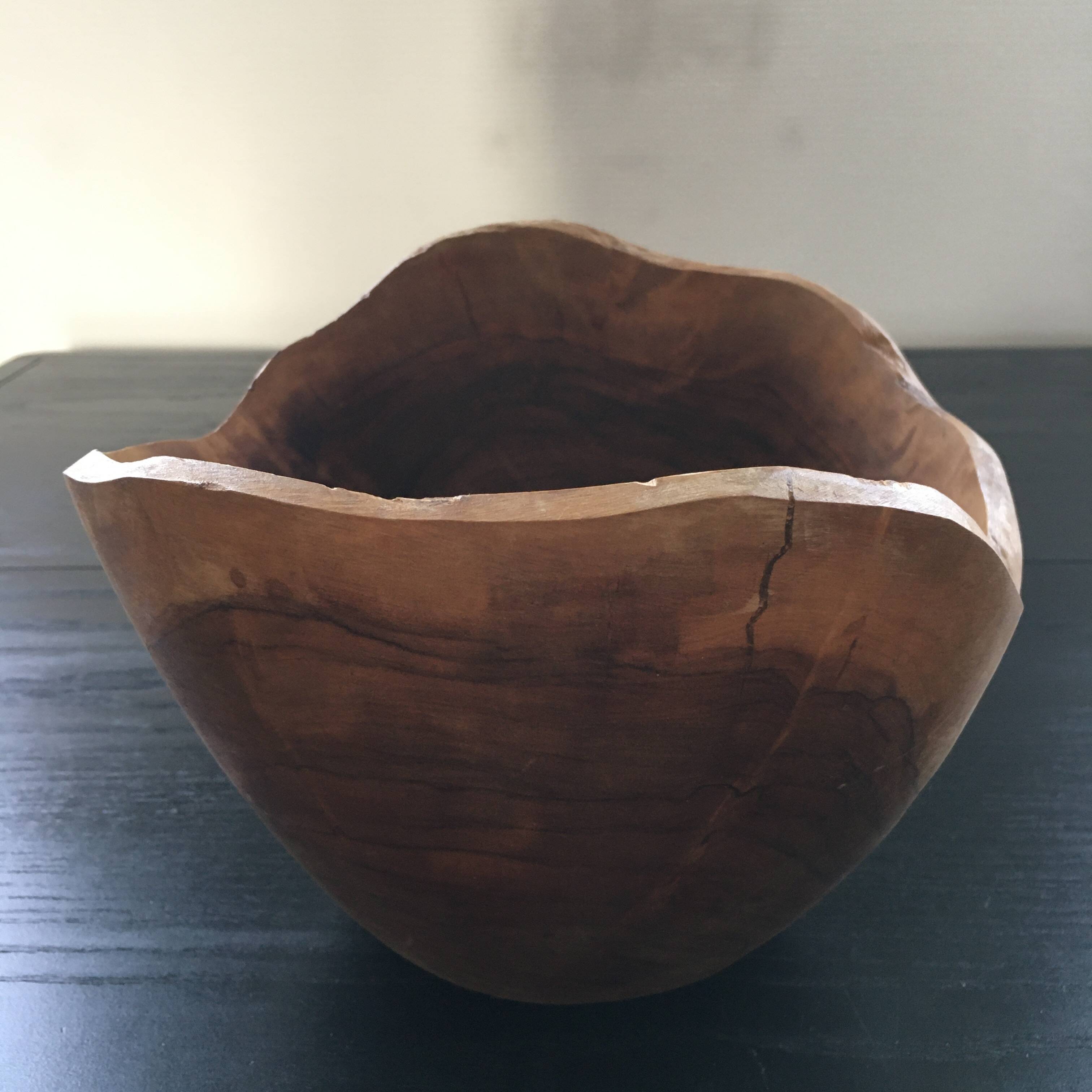 Grande coupe en bois d’oliver