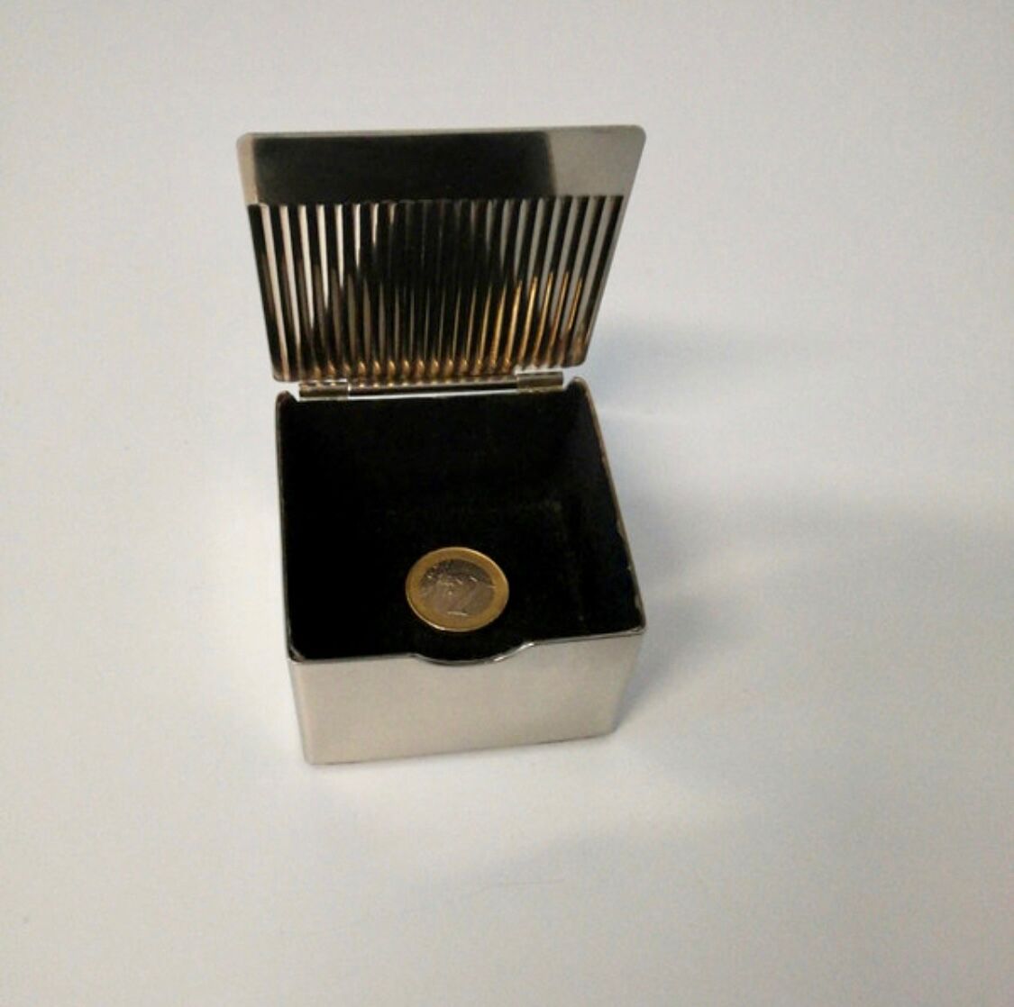 Boîte en acier design vintage 1970