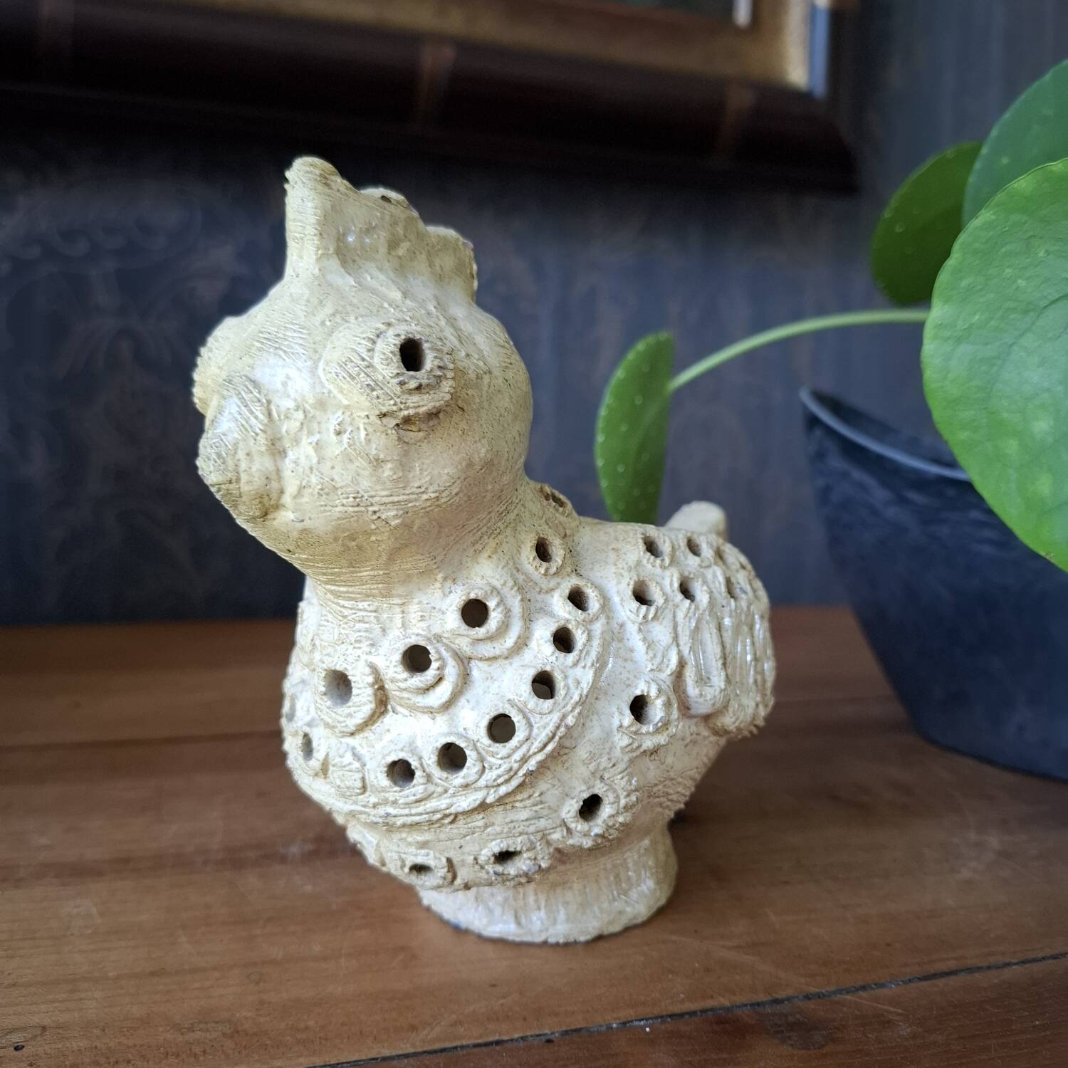 Zoomorphic ceramic flower vase