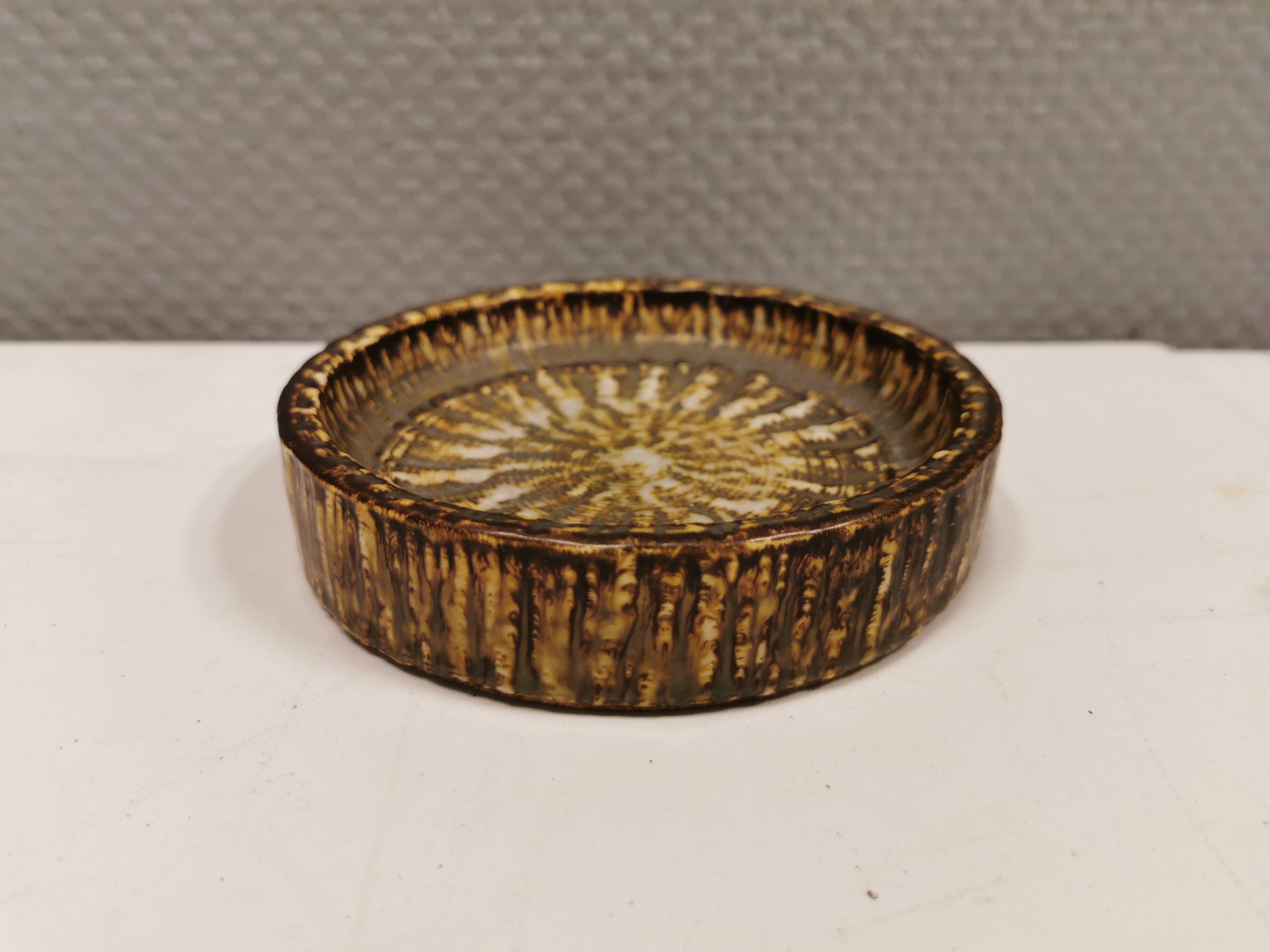 cendrier en glaçure de fourrure de lièvre de Rörstrand Suède, fabriqué par Gunnar Nylund