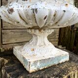 Pair of Médicis planters in cast iron