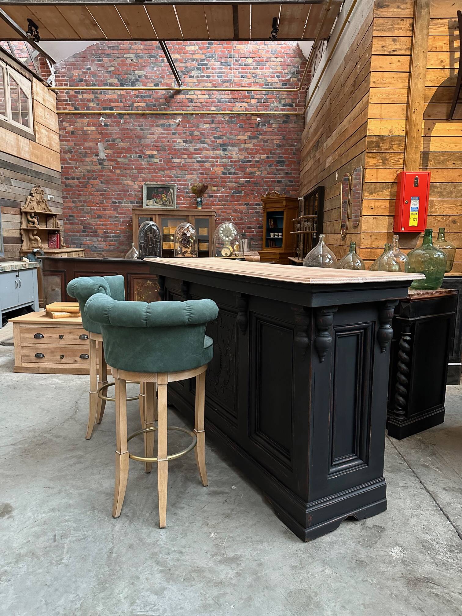 Early 20th century bar counter