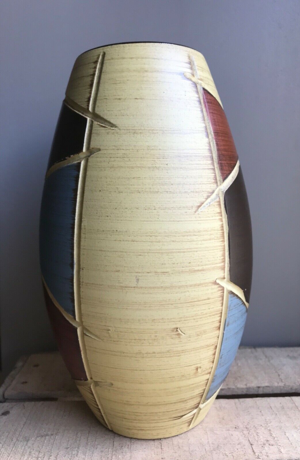 Vase Hhr West Germany. scrafito style No. 110t20 germany