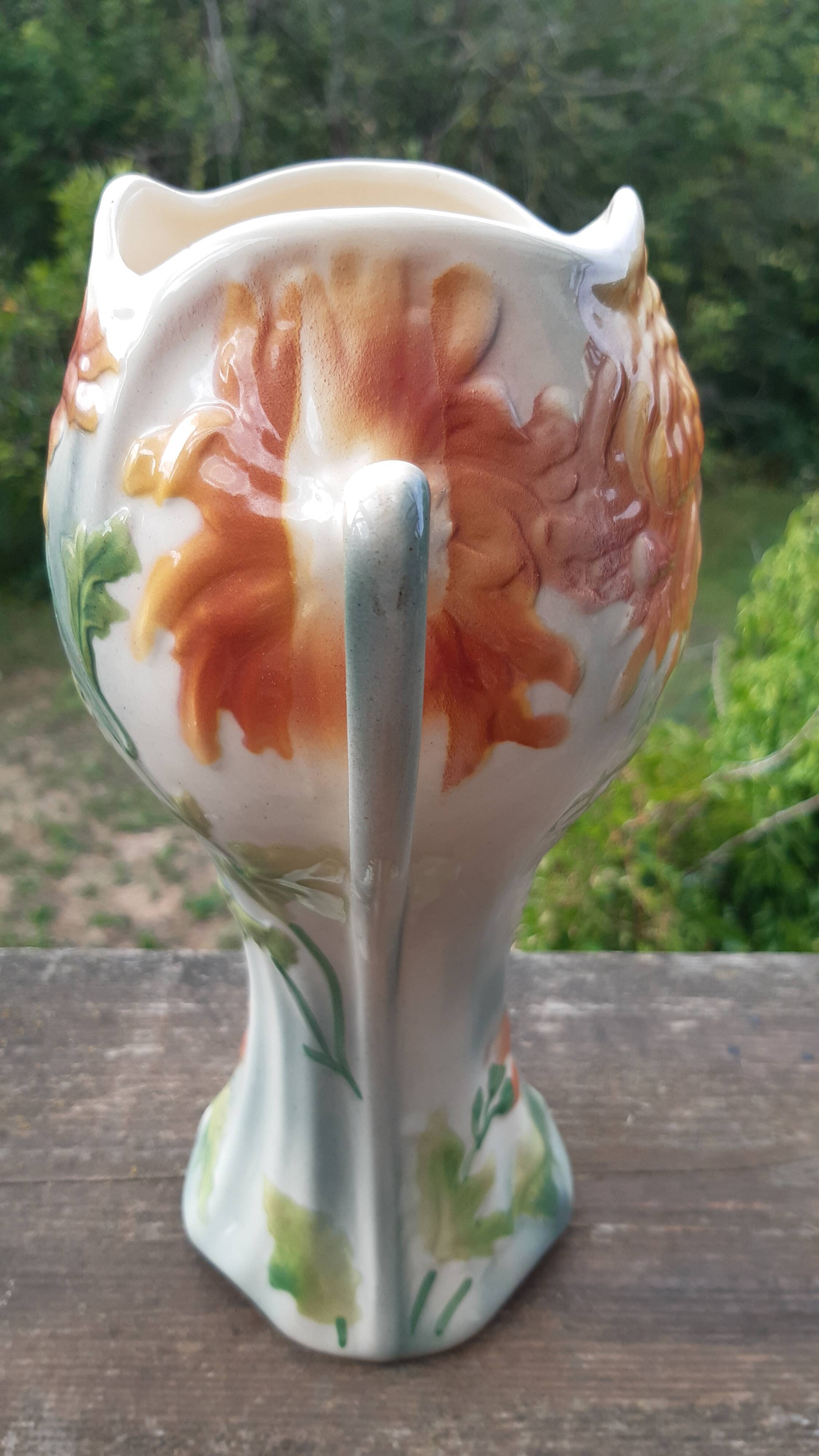 Vase in earthenware slip of Saint Clement