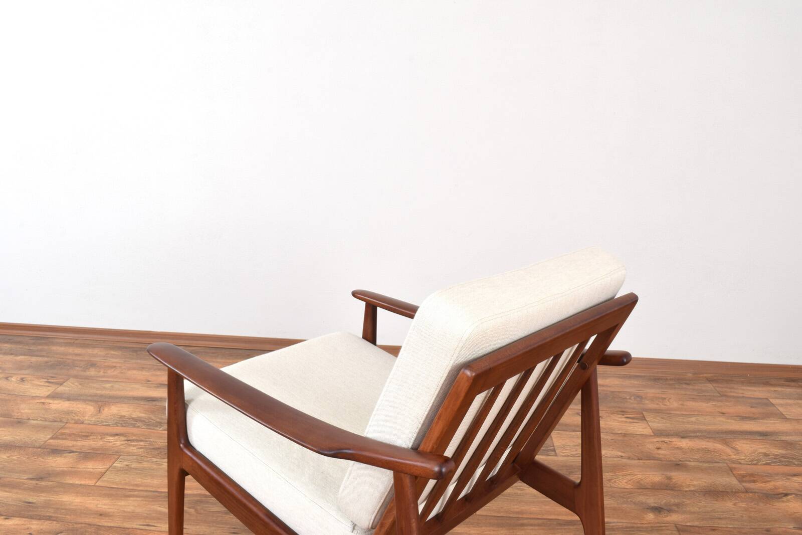 Mid-Century Danish Wood & Linen Lounge Chairs, Set of 2, 1960s.