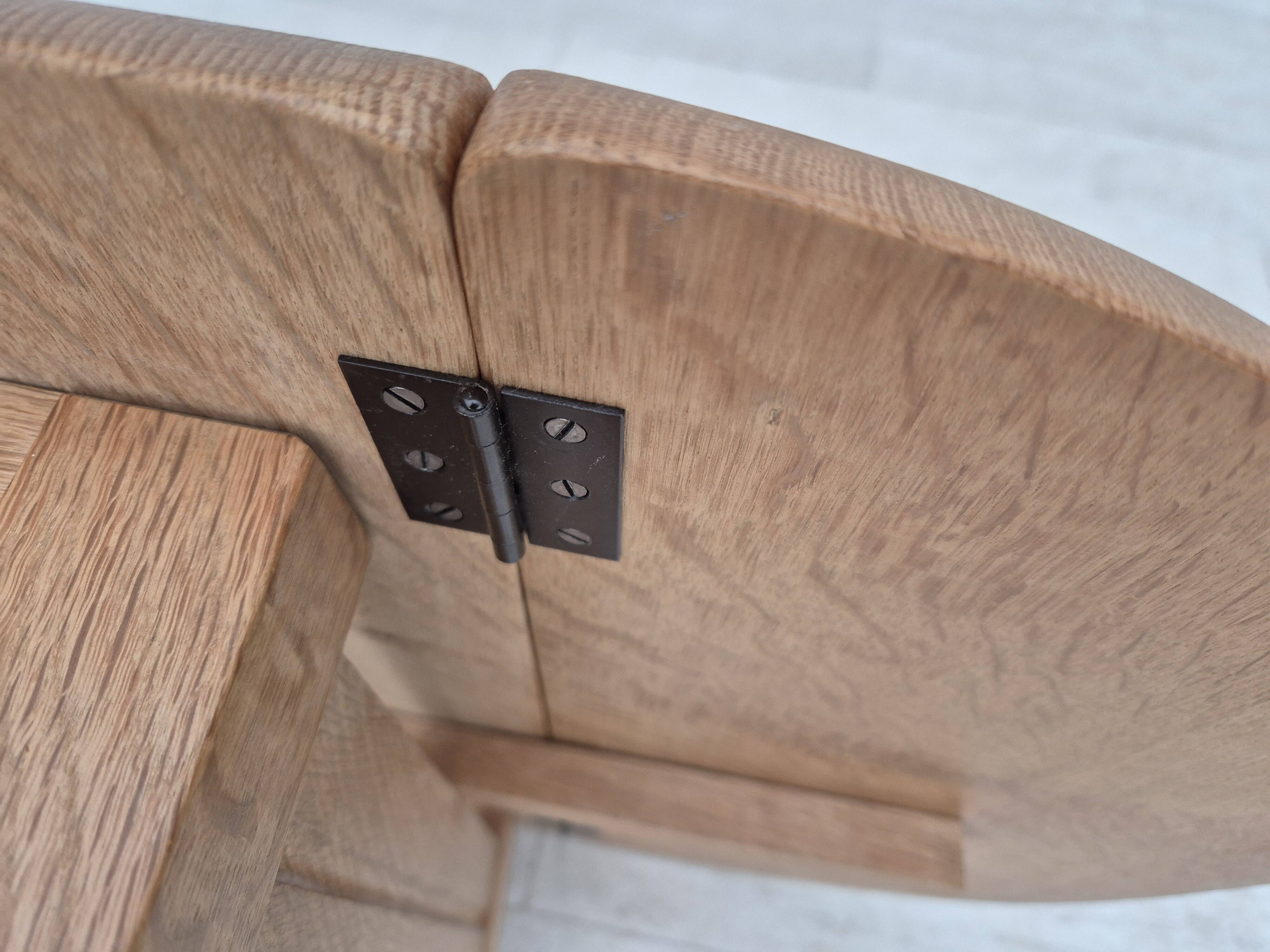 1970s, Danish foldable side table, solid oak wood, original condition.