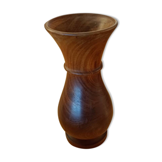 Vase en bois