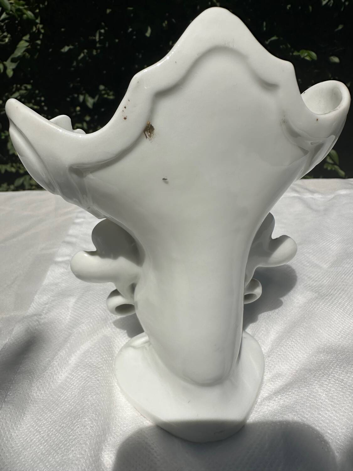 Small White and Gold Porcelain Wedding Vase decorated with Clovers H 16 cm