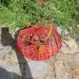 Panier pliable vintage rouge, années 70 - rotin et filet.