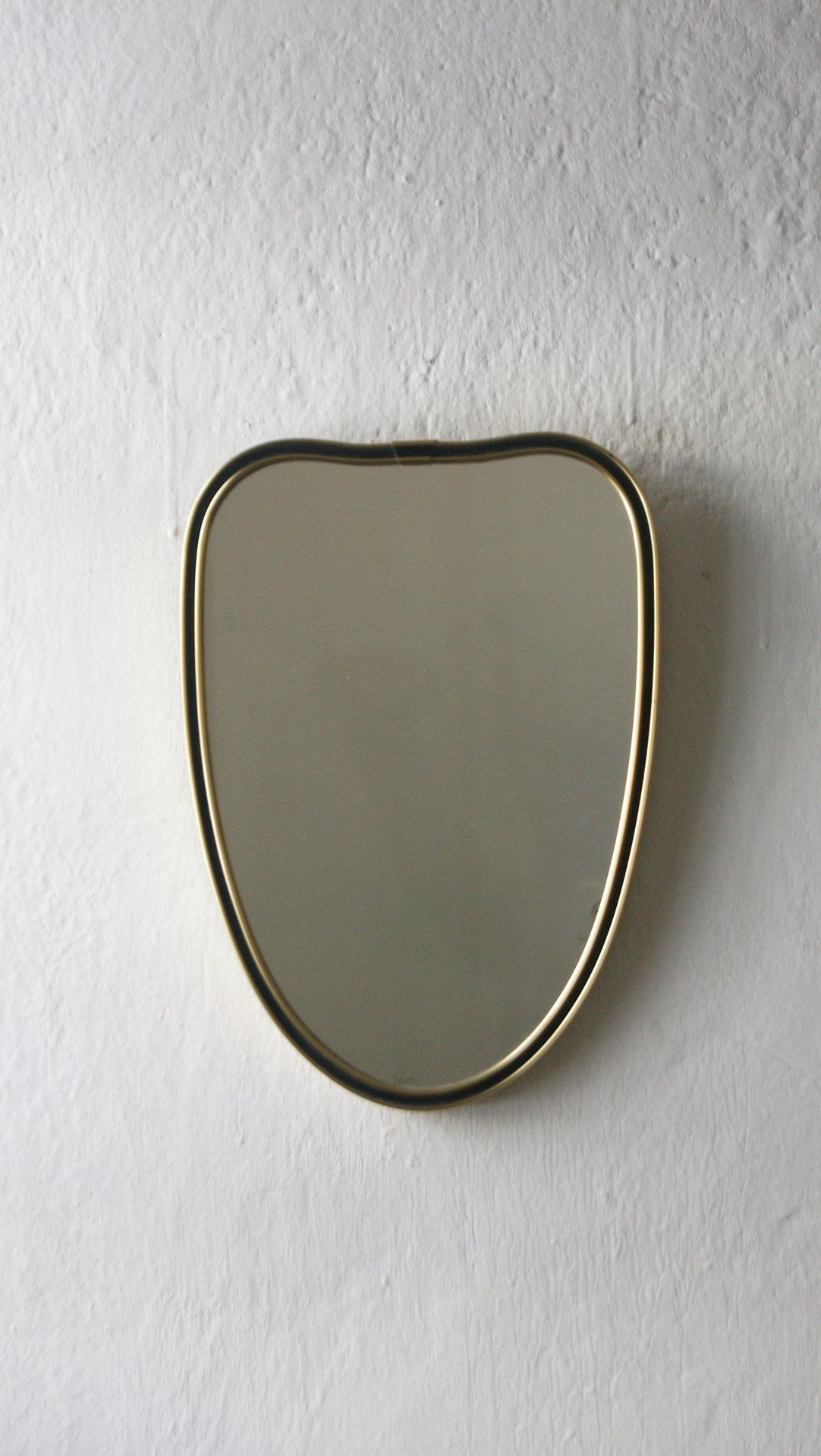 Miroir en forme de cœur doré et noir du milieu du siècle, années 1960
