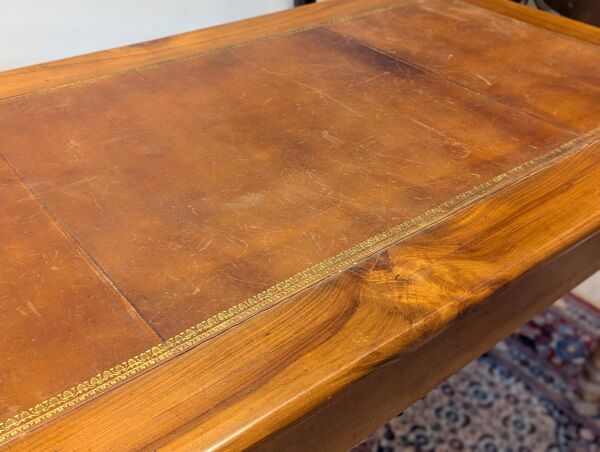Bureau en merisier et cuir