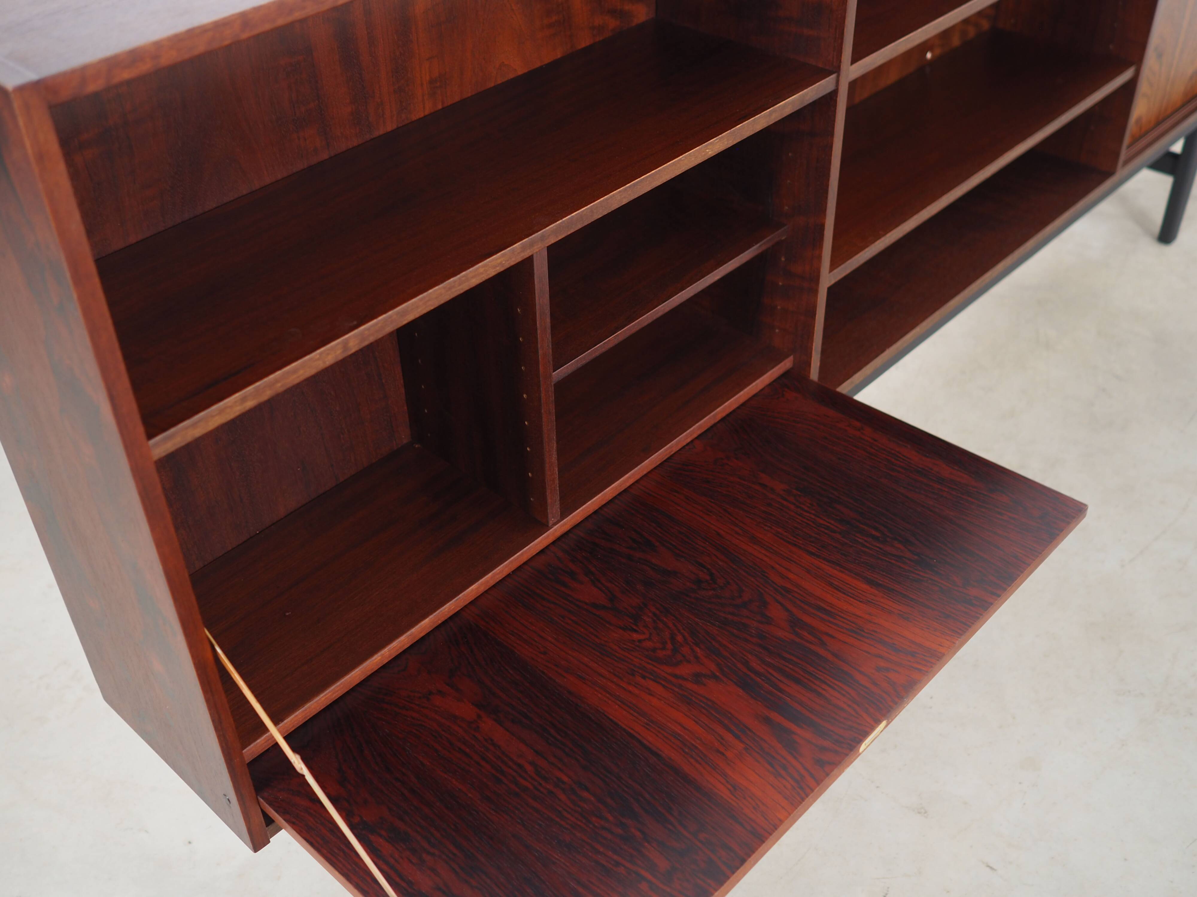 Rosewood bookcase, Danish design, 1970s, production: Farsø Møbelfabrik