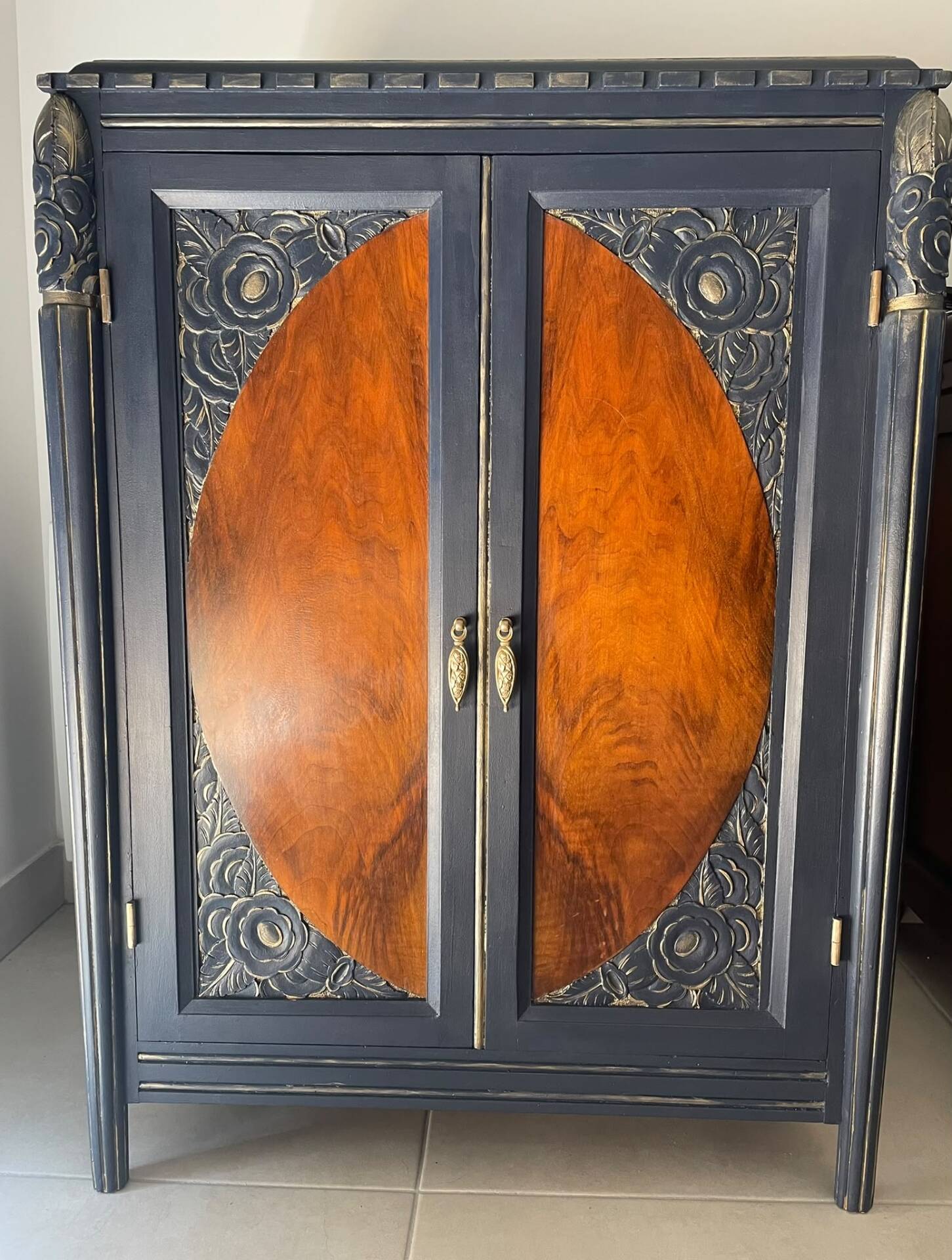 Commode art déco rénovée avec goût