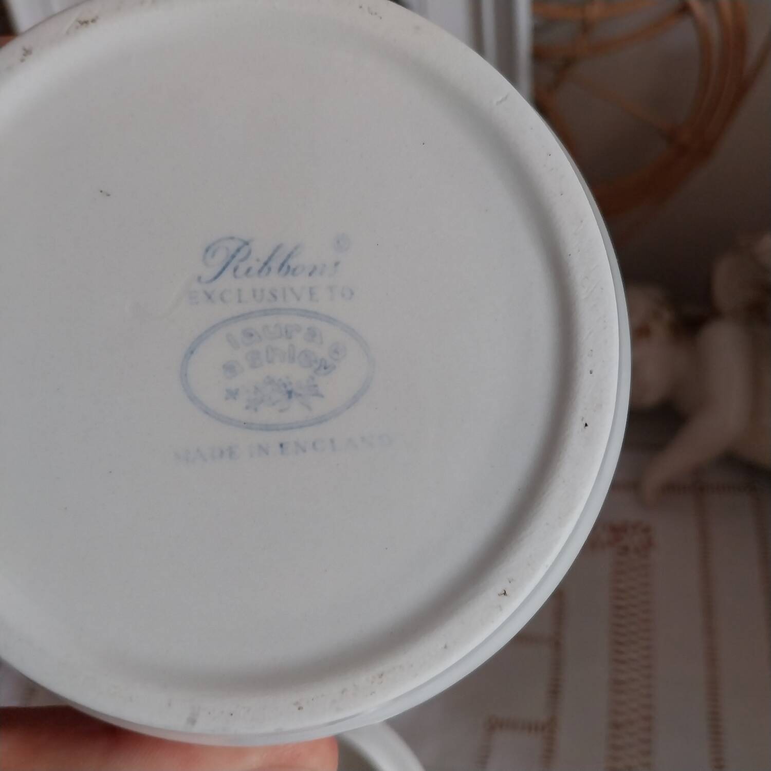 Large English earthenware pot by Laura & Ashley