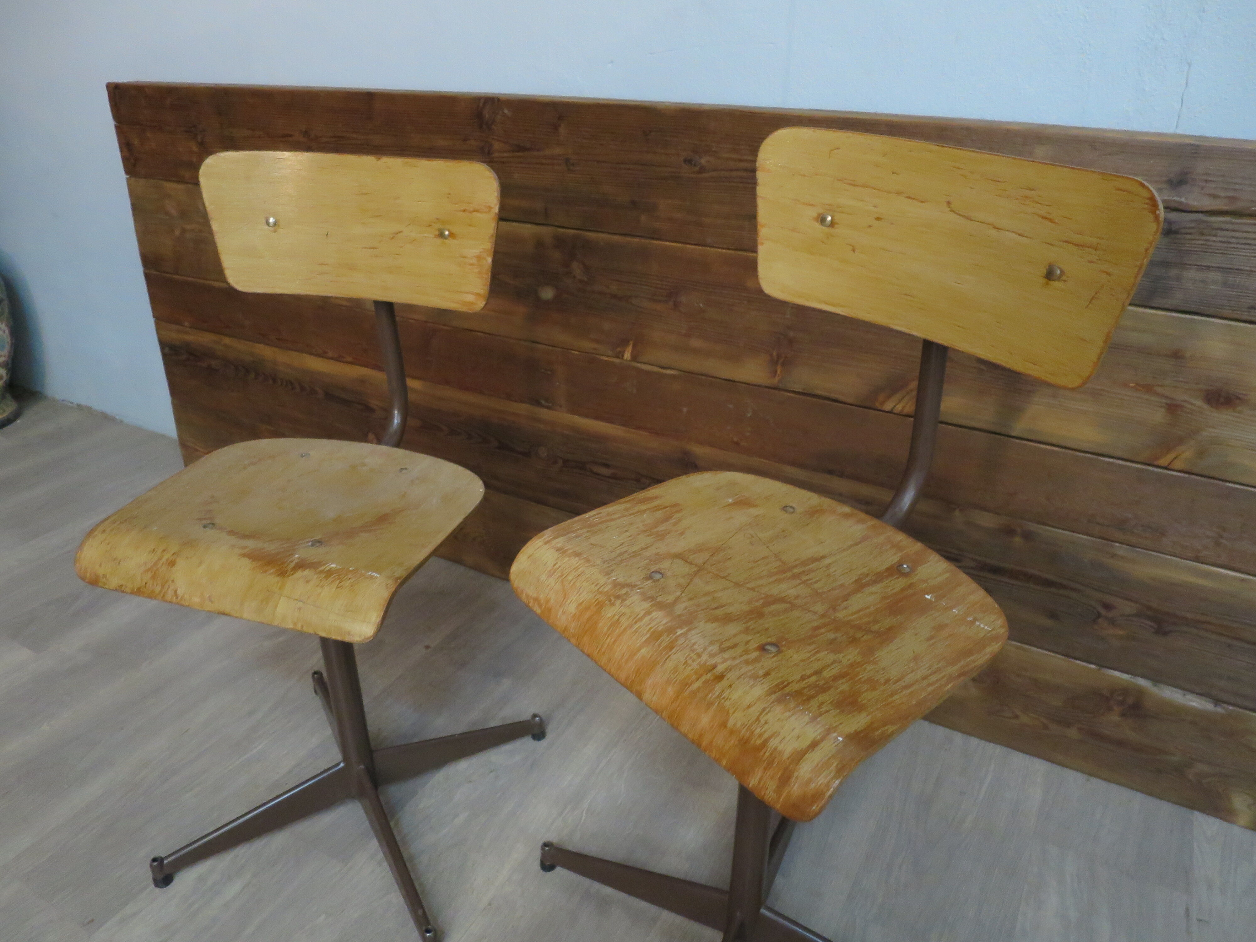 Set de 2 chaises d'atelier vintage pied étoile