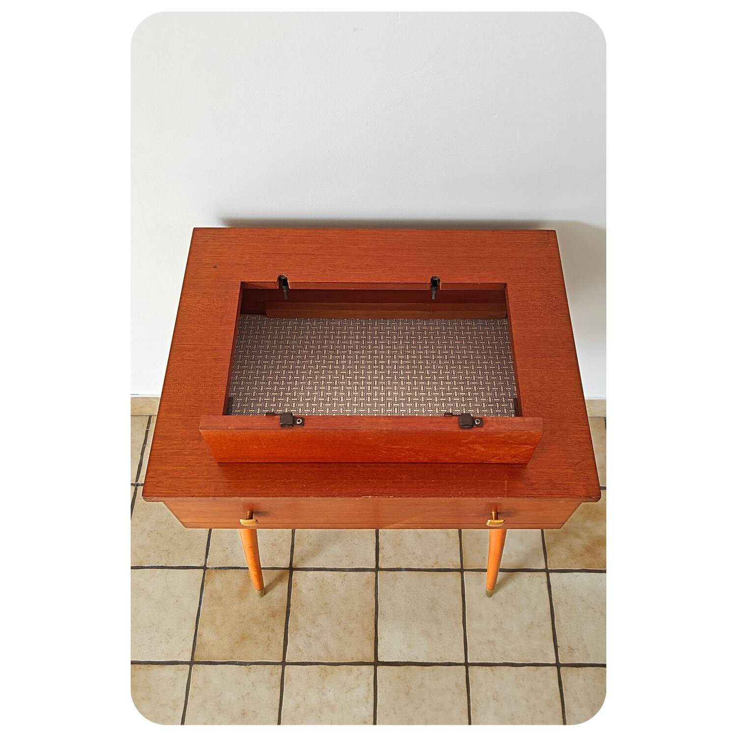 Bureau vintage compact