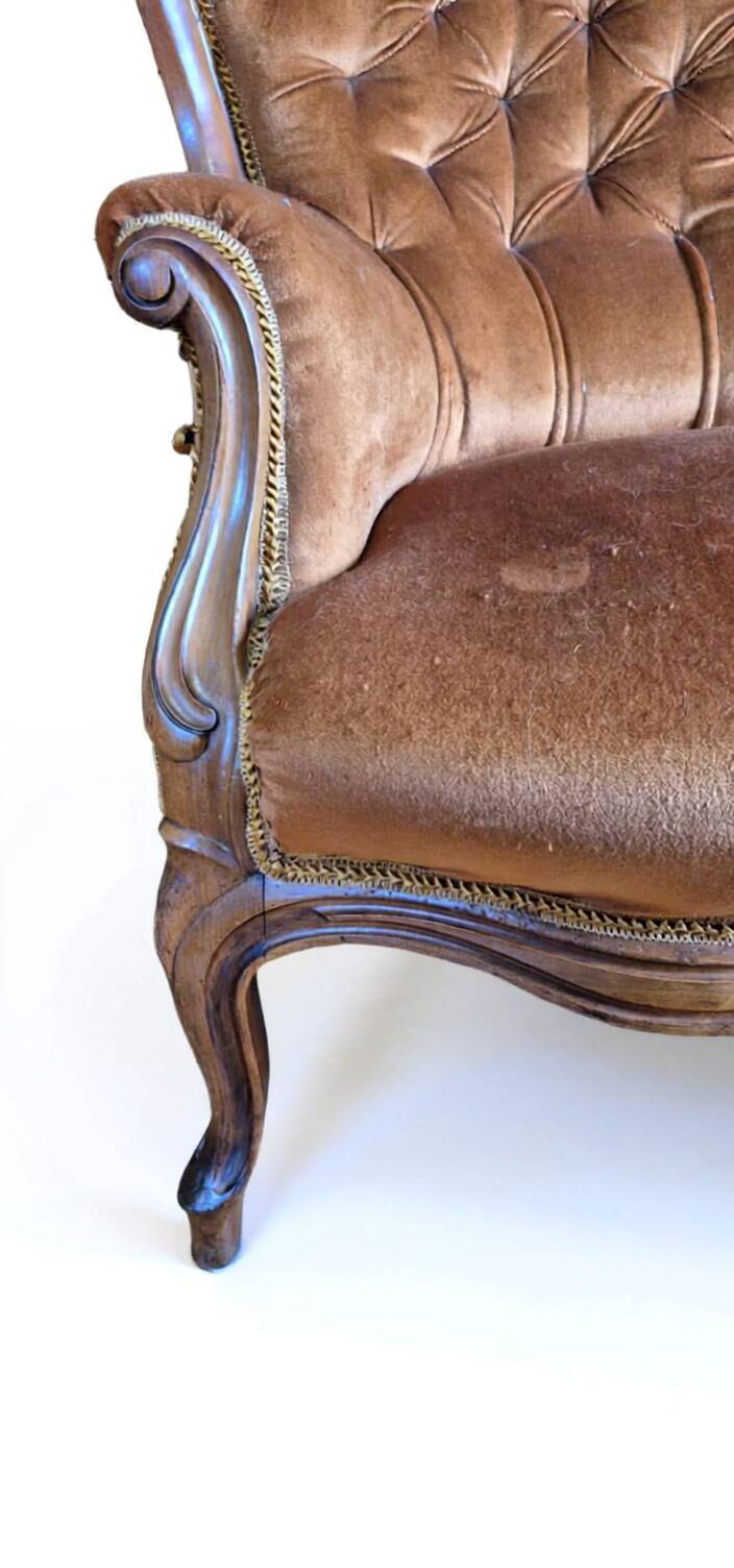 19th-century neo-Rococo antique canapé – Walnut structure