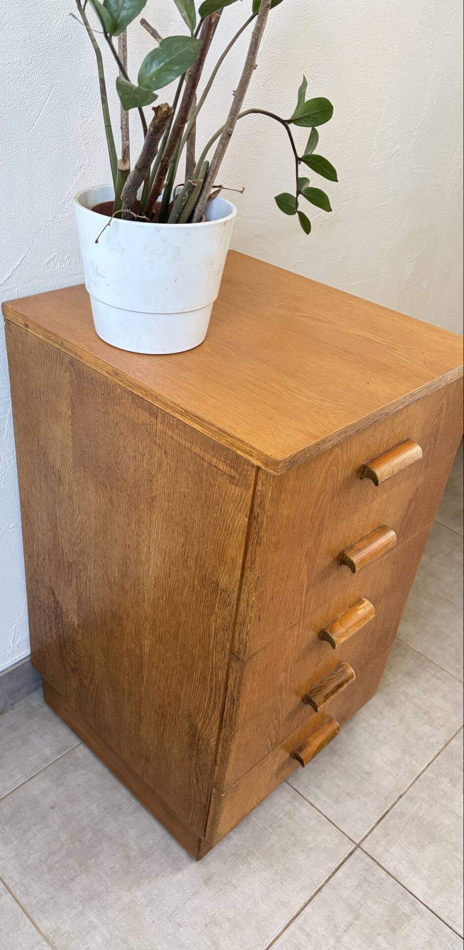 Vintage chest of drawers