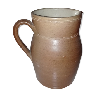 Sandstone pitcher