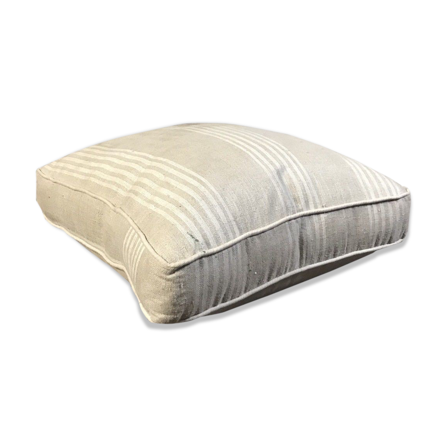 Pouf in fabric
