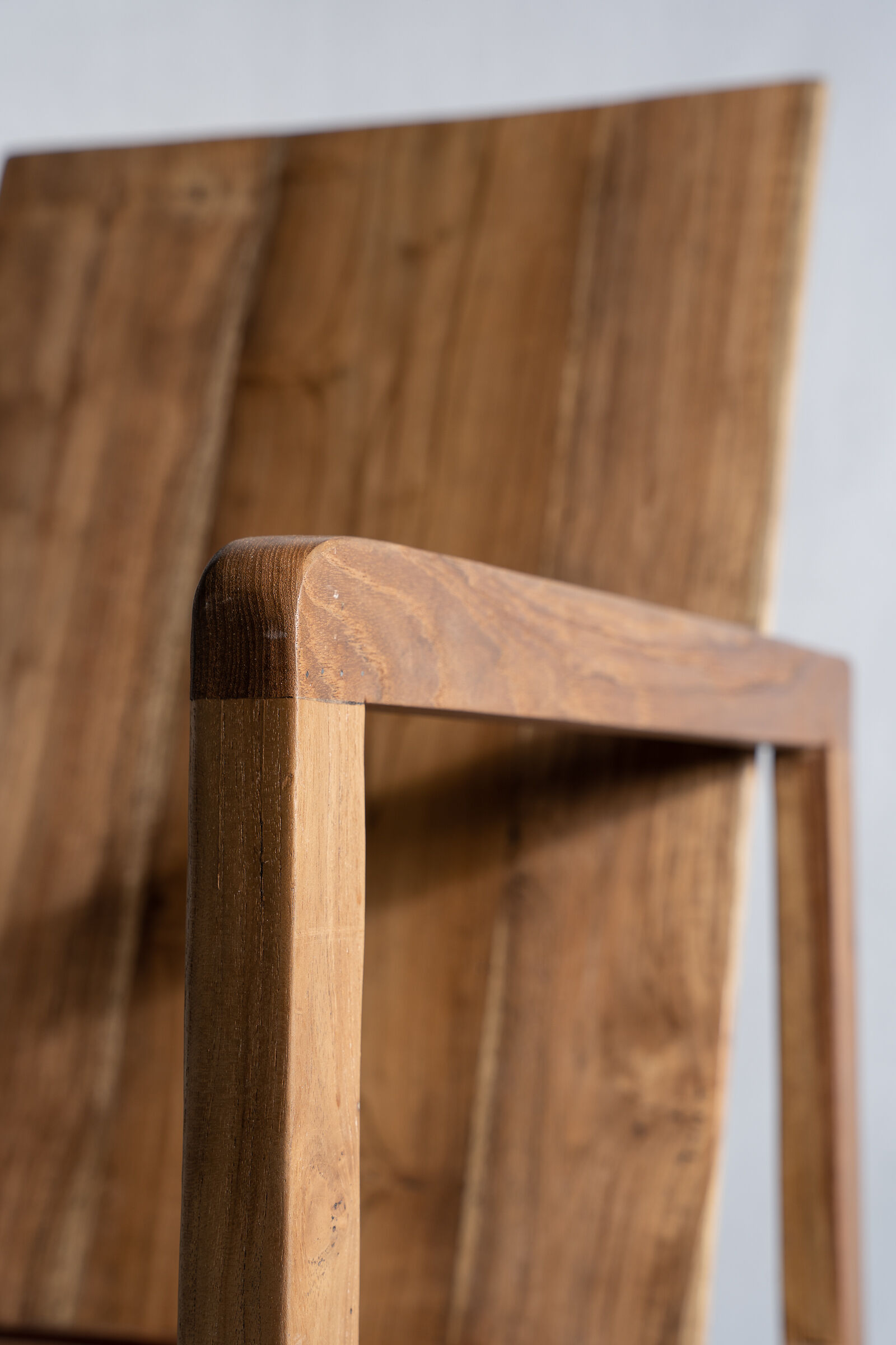 Armchair in natural wood (teak) minimalist design