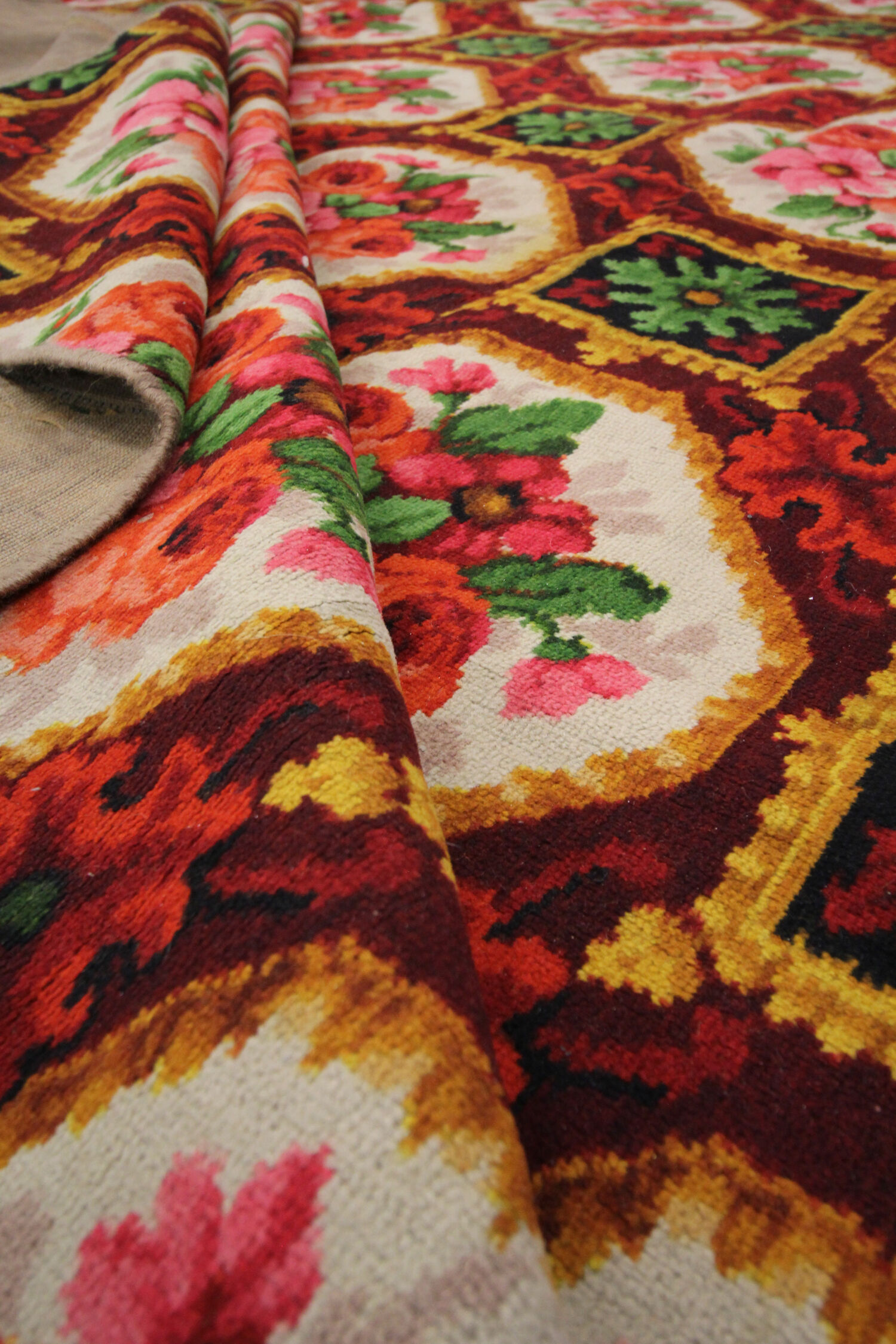 English Axminster Traditional Carpet Area Rug 245x388cm