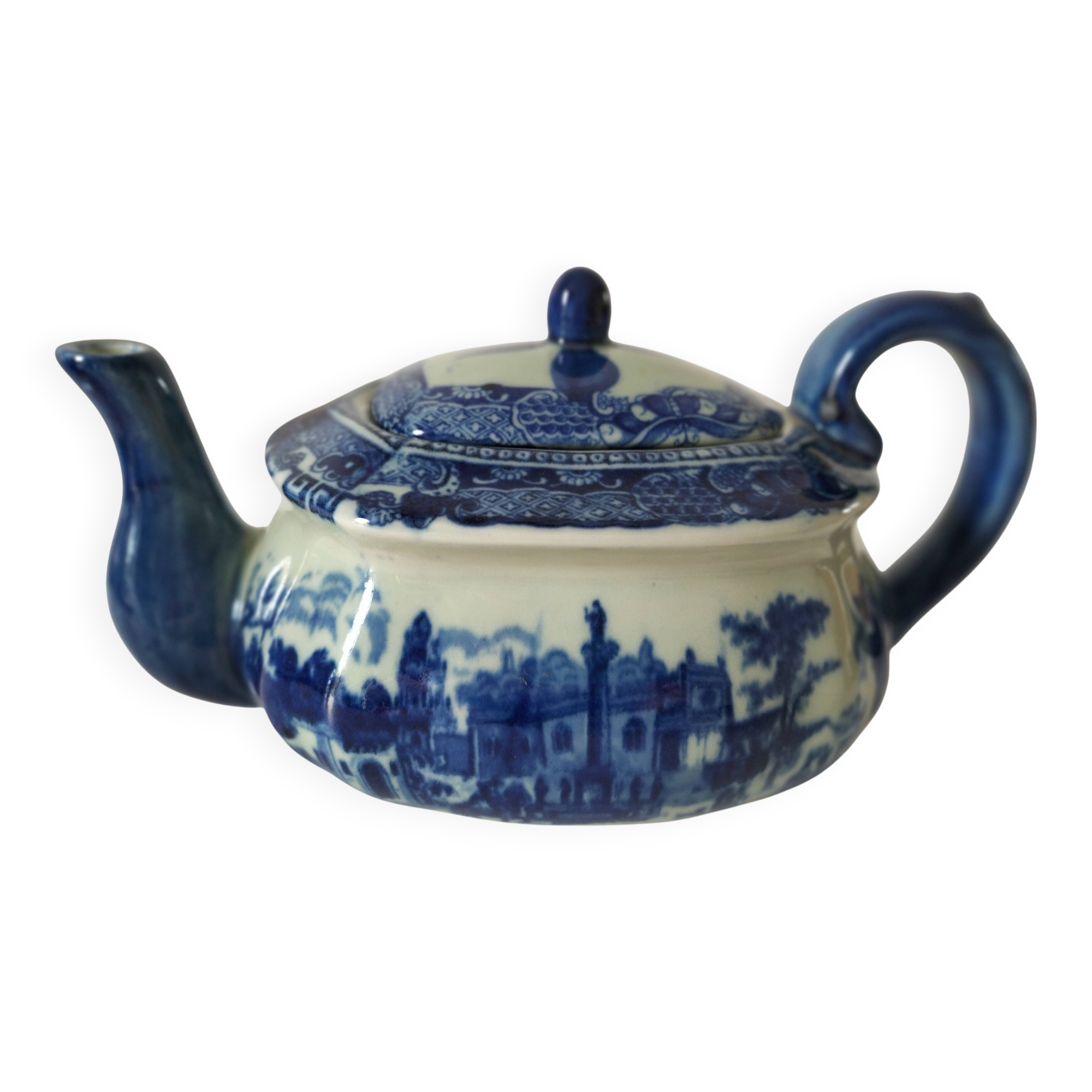 English ironstone teapot – Victoria Ware Ironstone