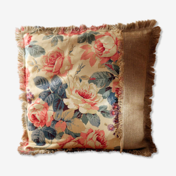 Fabric cushion sanderson to flowers and fringes in flax