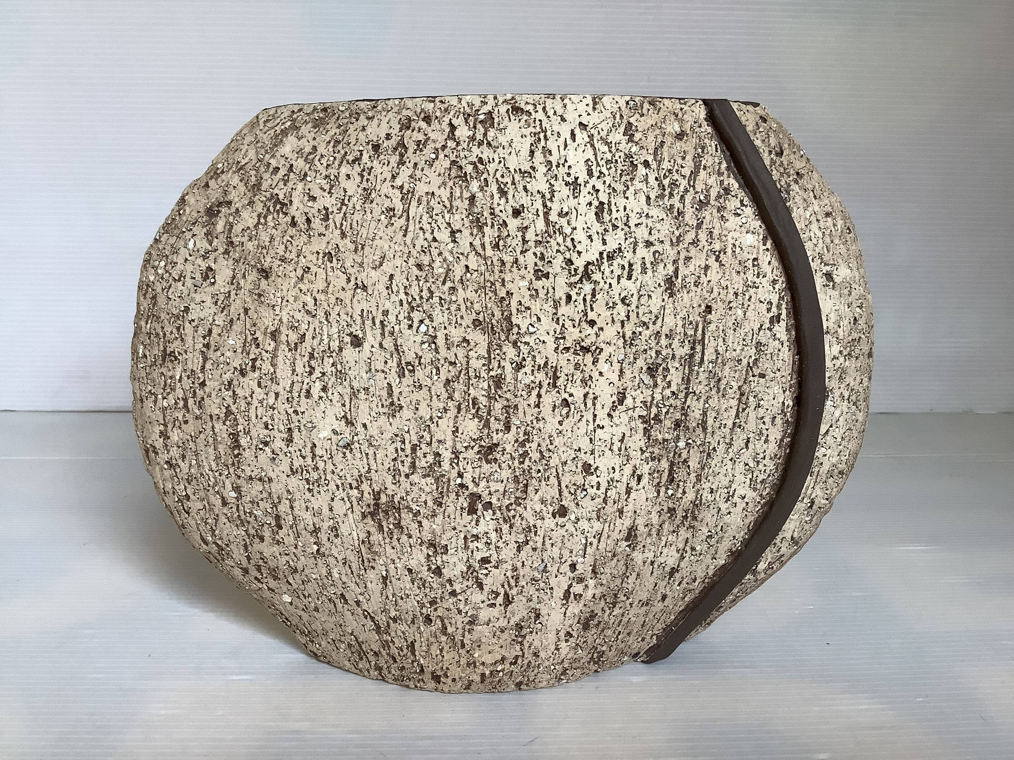 Ceramic vase by Victor Helena