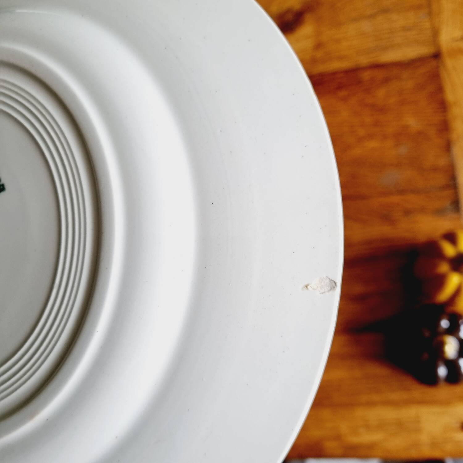 Set of 12 flat plates with slight defects Saint Amand 1932