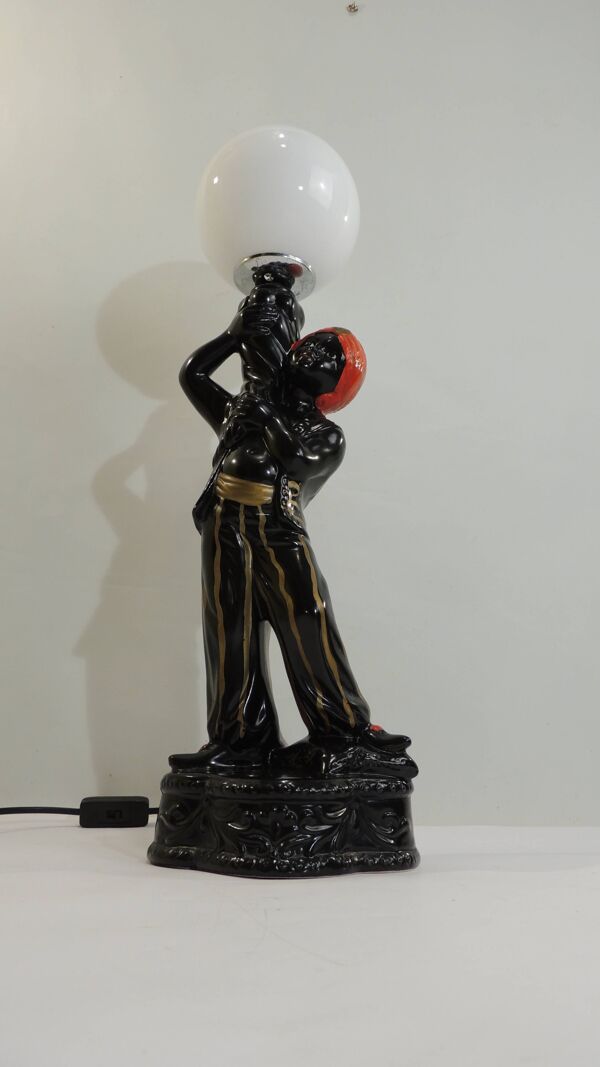 Lampe statue vintage années 70 – Figurine noire style Art Déco, boule opaline