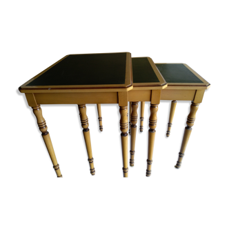 Tables gigognes