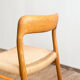 Paire de chaises de salle à manger modèle 75 par Niels O. Møller en chêne