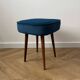 Pouf en velours vintage en bleu canard