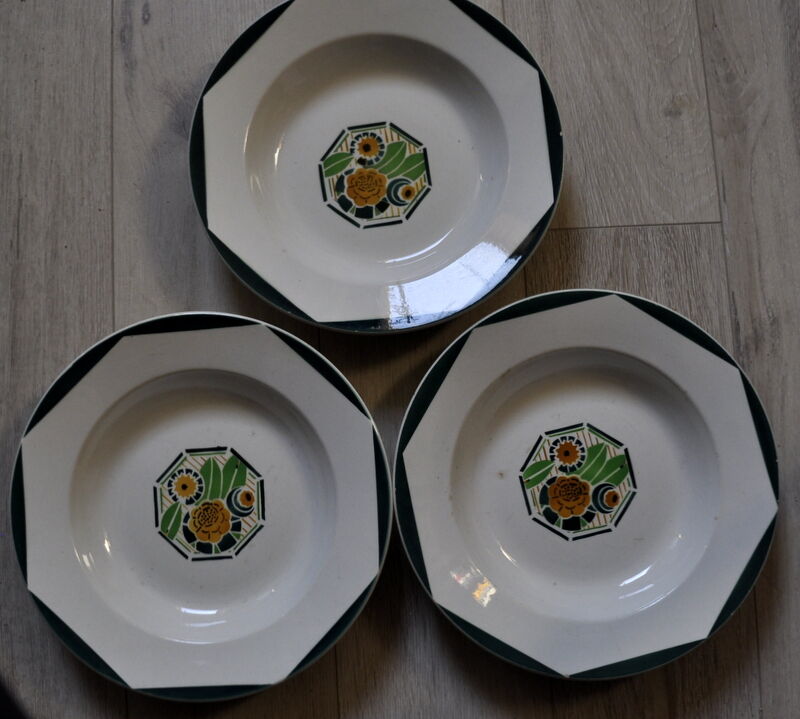 Old plates decor "art nouveau"