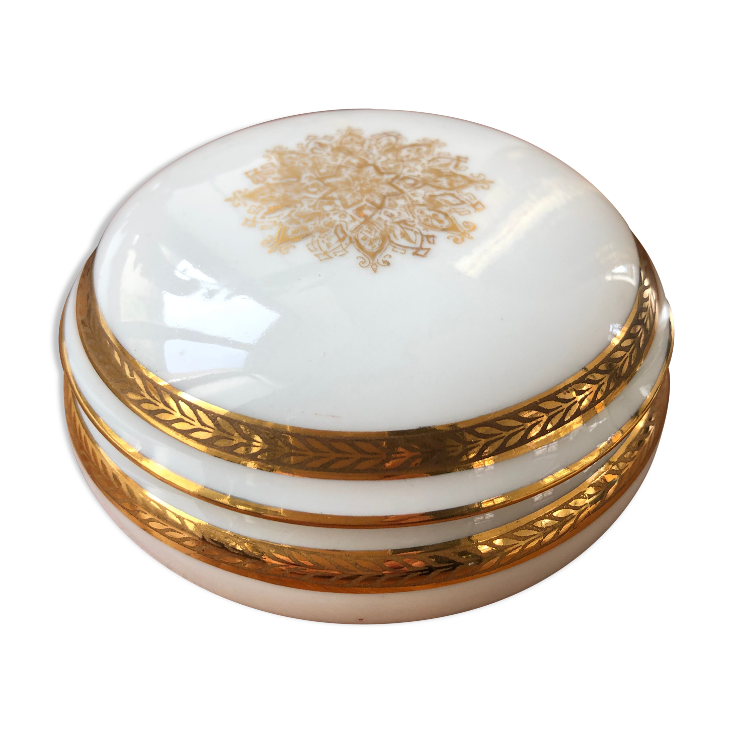 Porcelain jewelry box