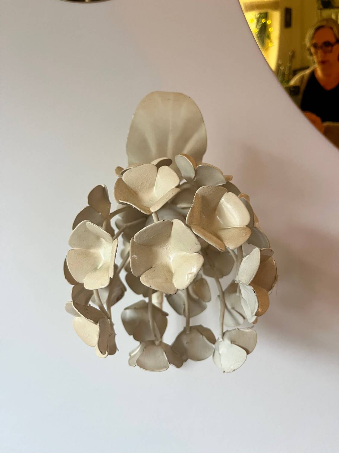 Ecru metal flower wall sconce