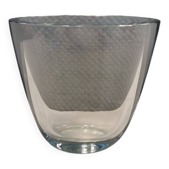Grand et lourd vase en verre de la verrerie suédoise Orrefors.