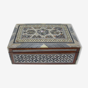 Boite coffret marqueterie nacre de style oriental