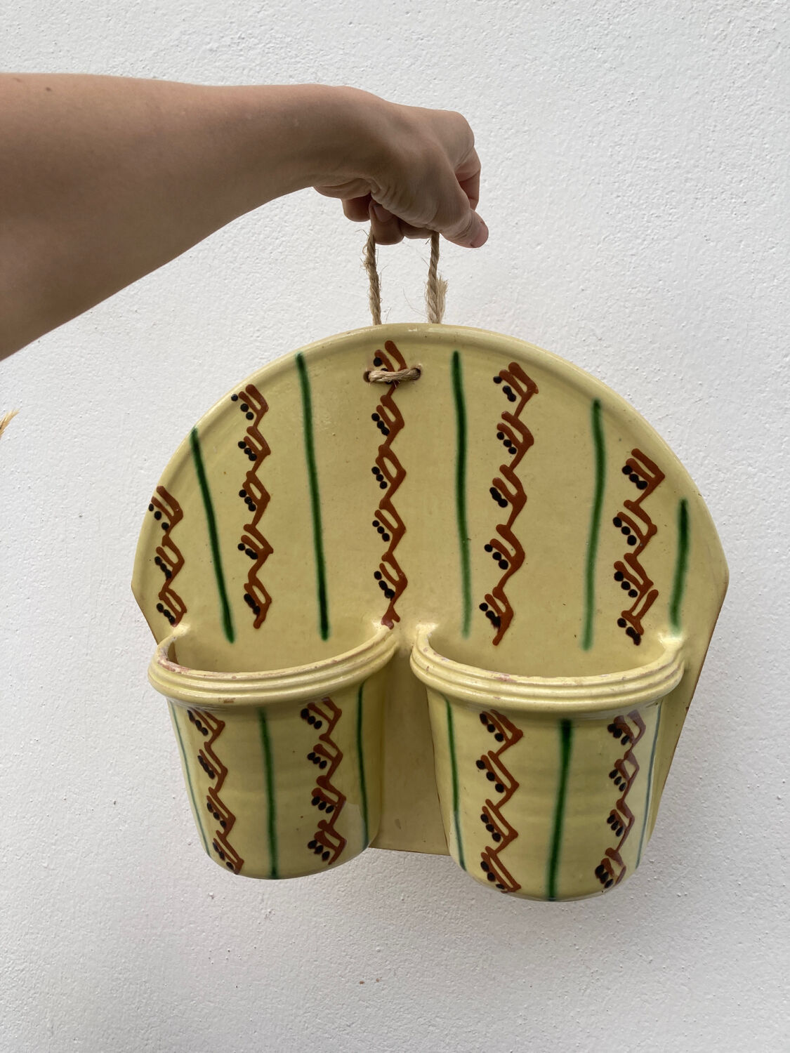 Wall-mounted planter or cutlery drainer in yellow vintage ceramic