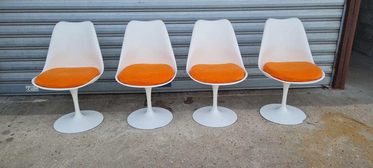 Set of two chairs "Tulip" by Eero Saarinen for Knoll