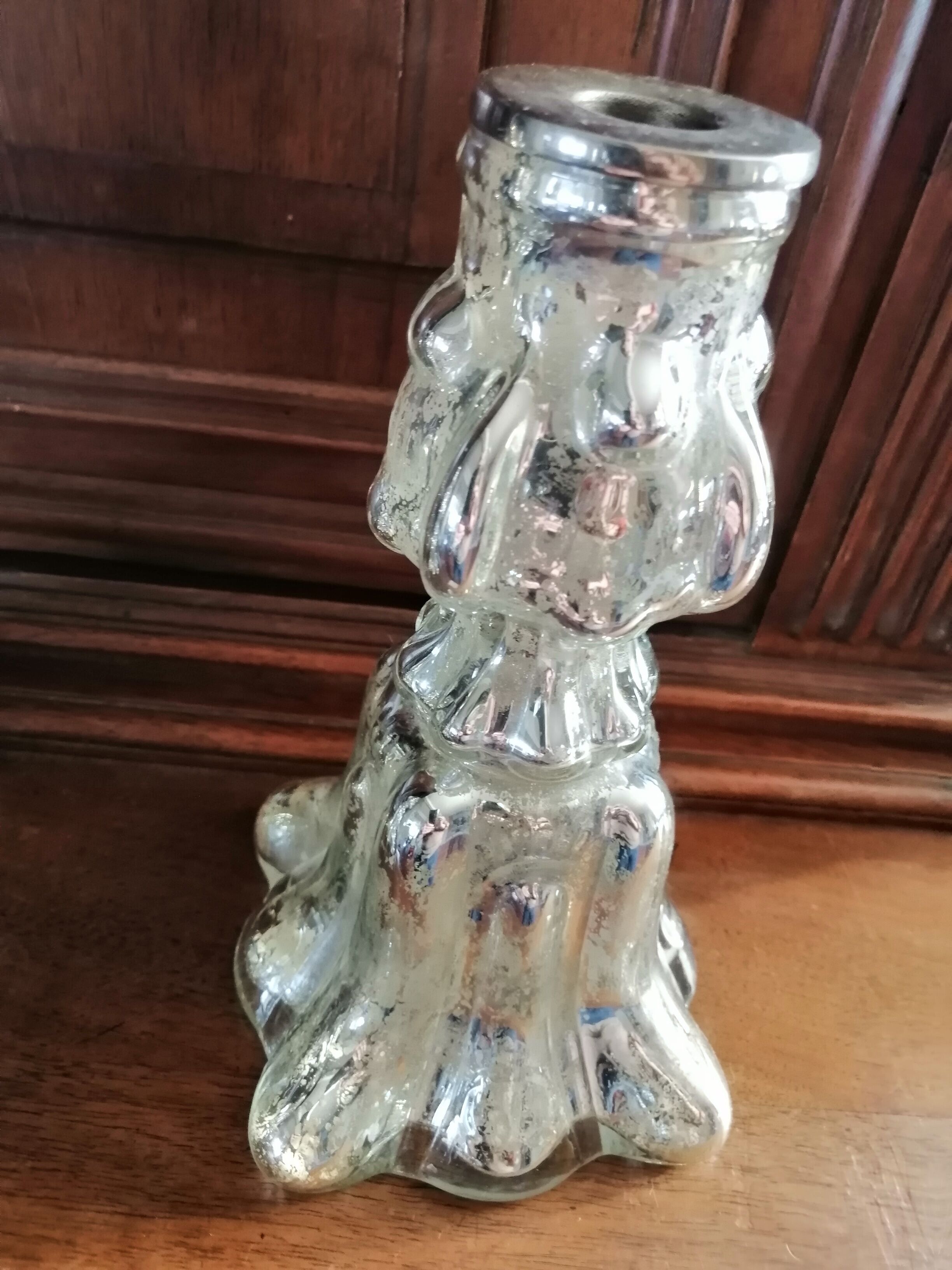 Paire de bougeoirs en verre mercurisé