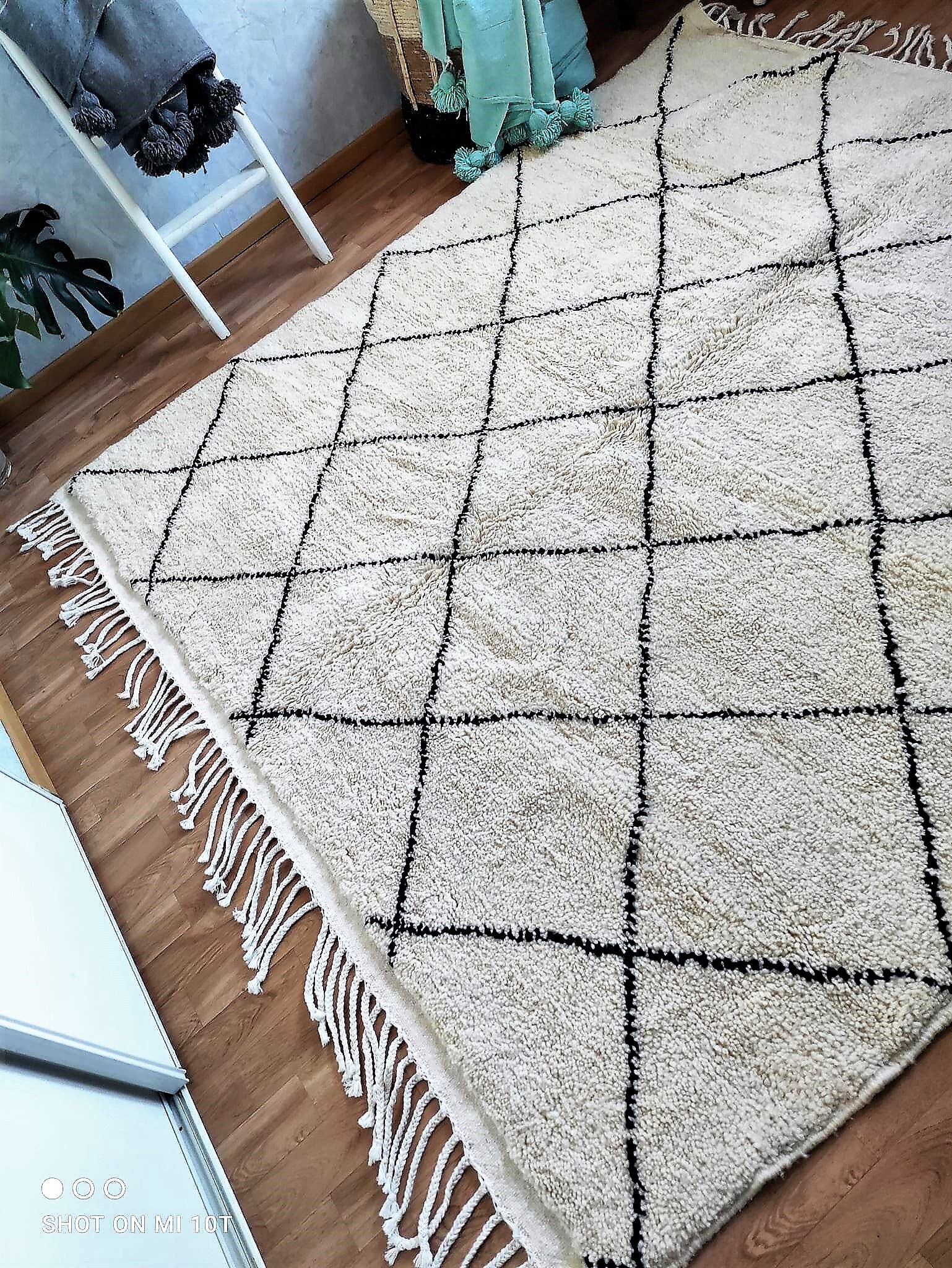 Berber carpet Beni Ouarain 2m30 by 2m