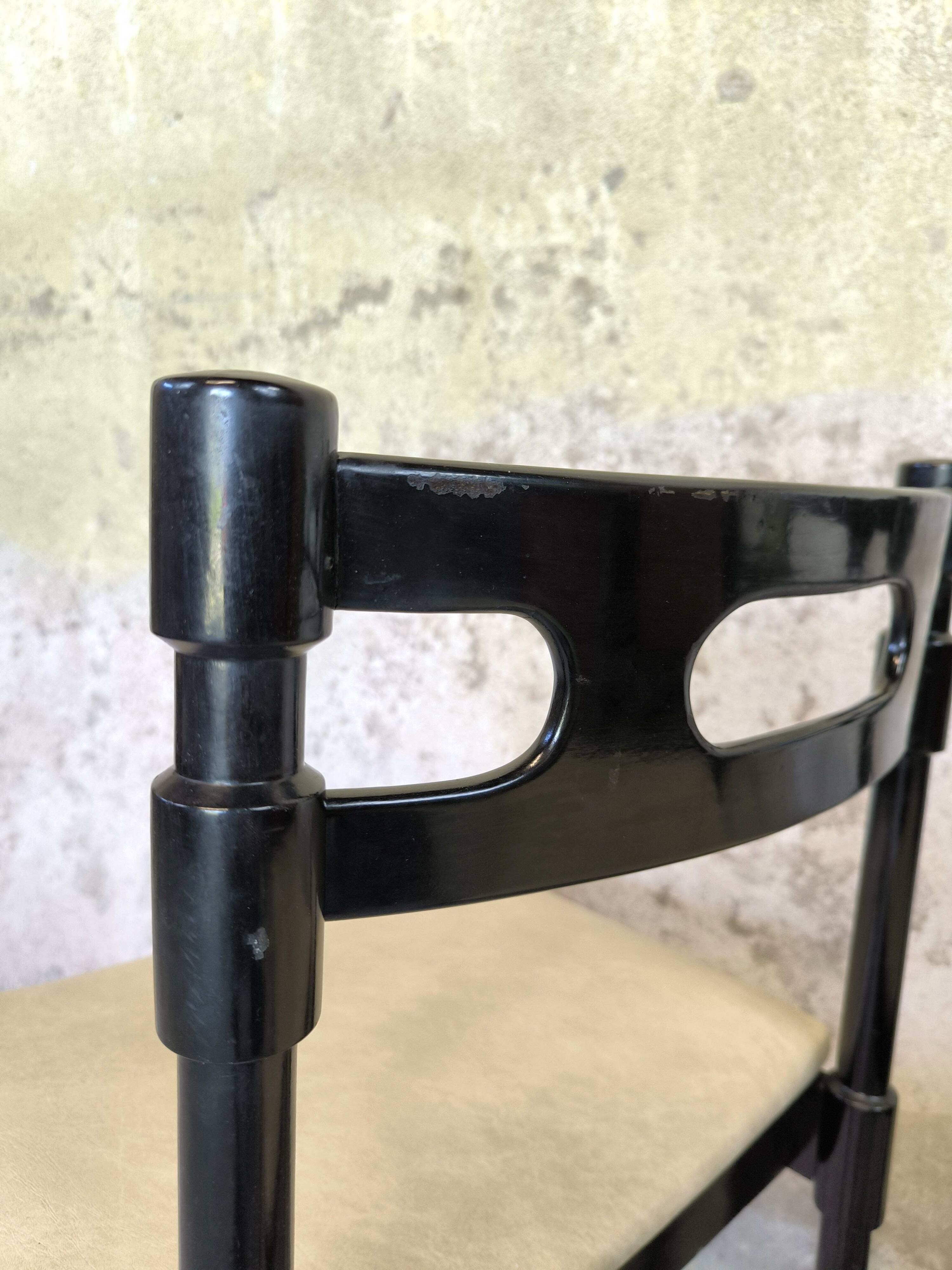 6 black lacquered wooden chairs