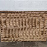 Coffre en osier tressé vintage