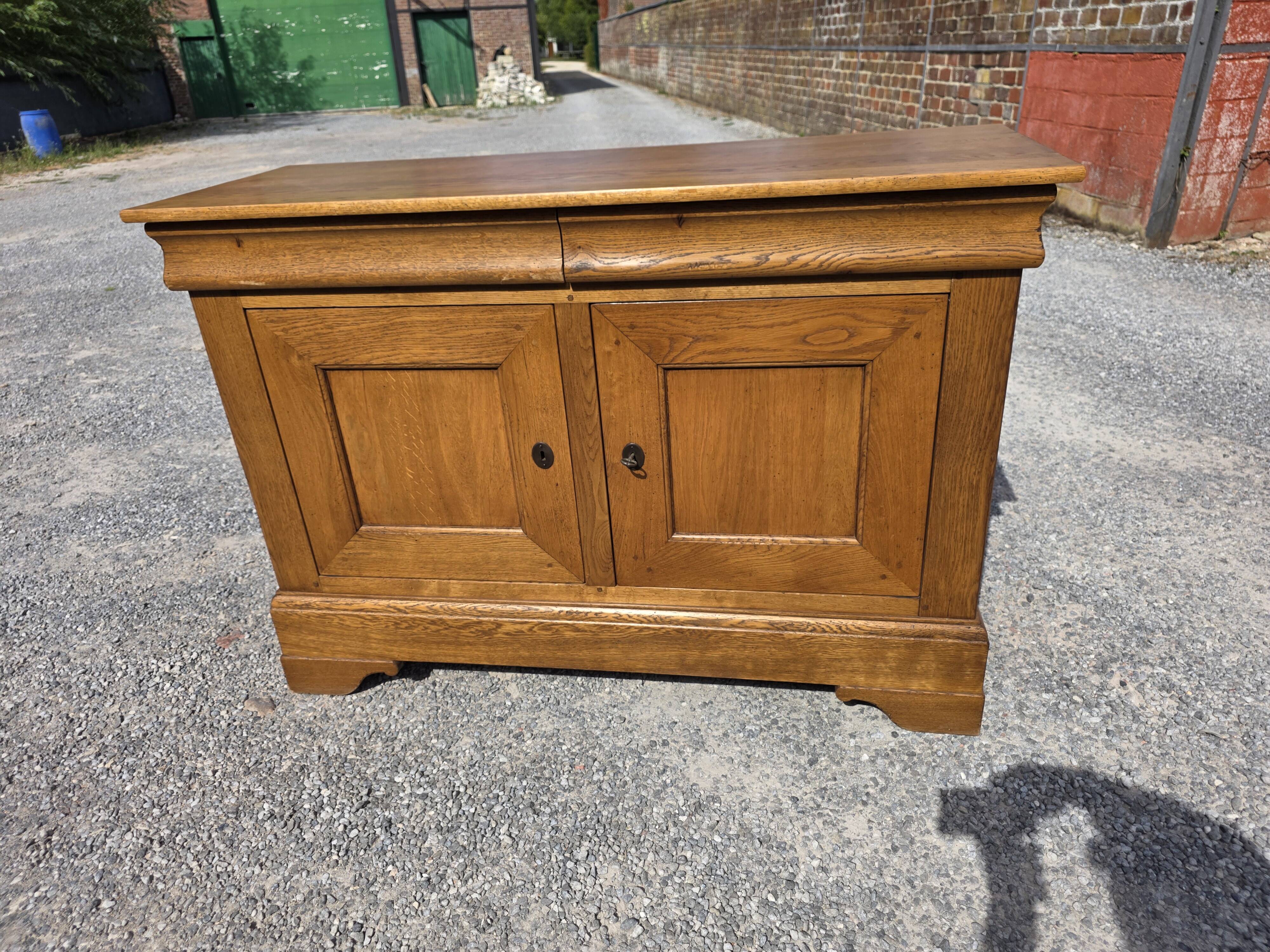 Louis Philippe buffet in solid oak.