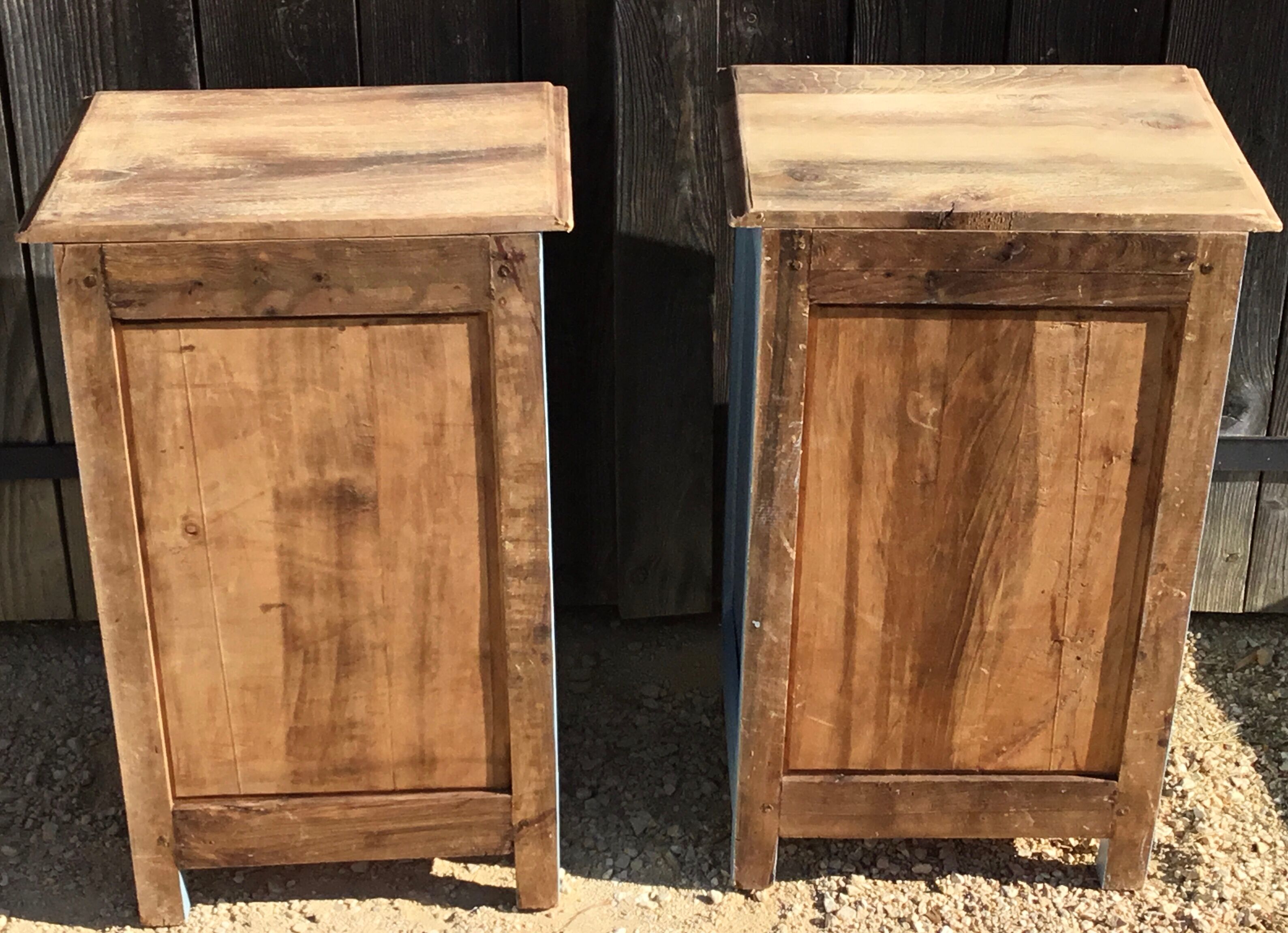 Pair of walnut bedsides from the 1950s patinated in lectoure blue