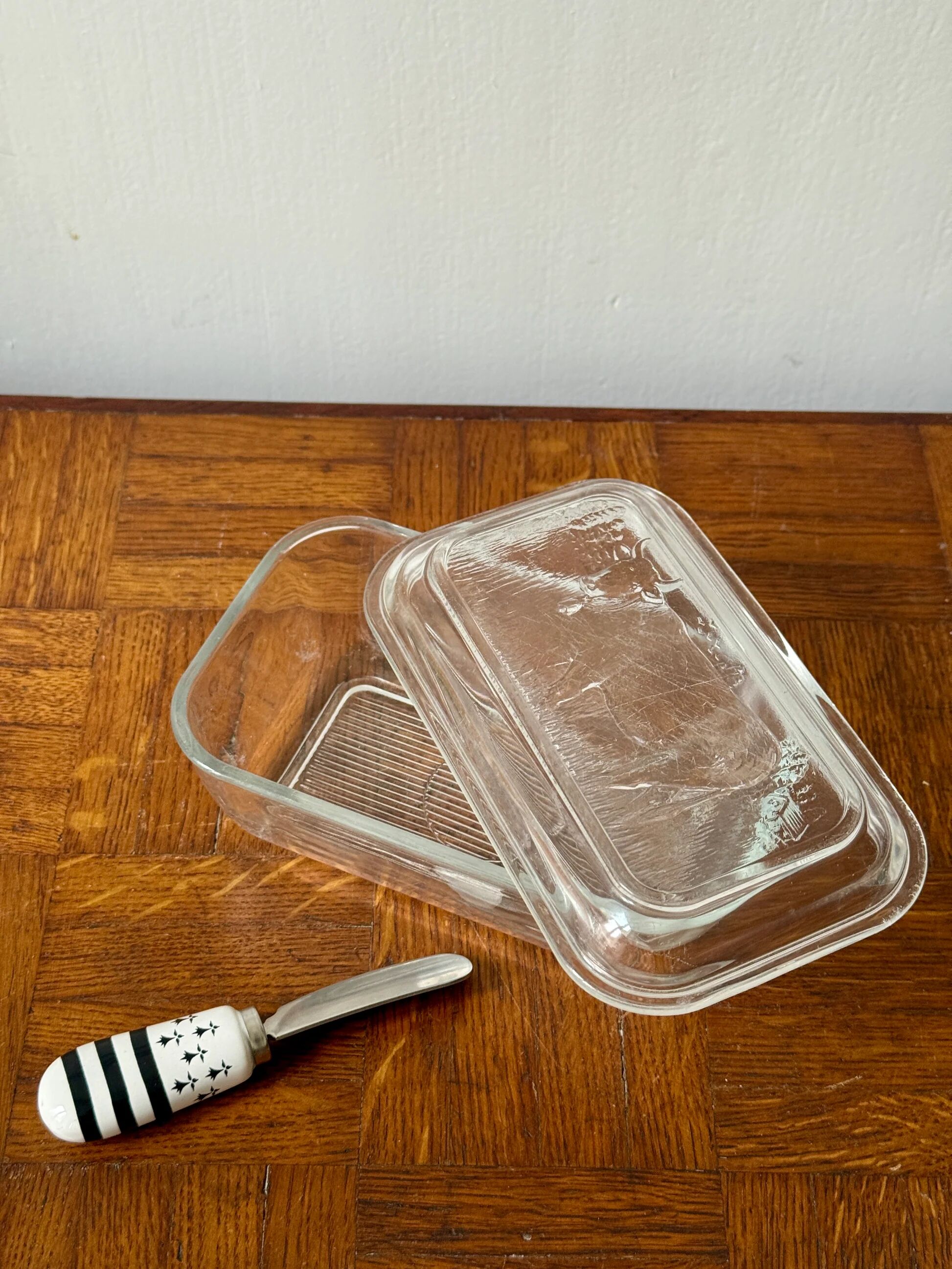 Luminarc butter dish France